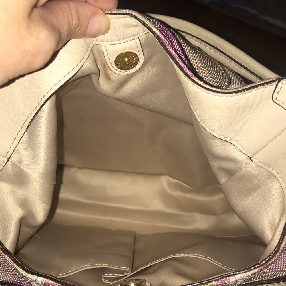Coach Signature Hobo Bag in Pink and Beige - Picture 3 of 7